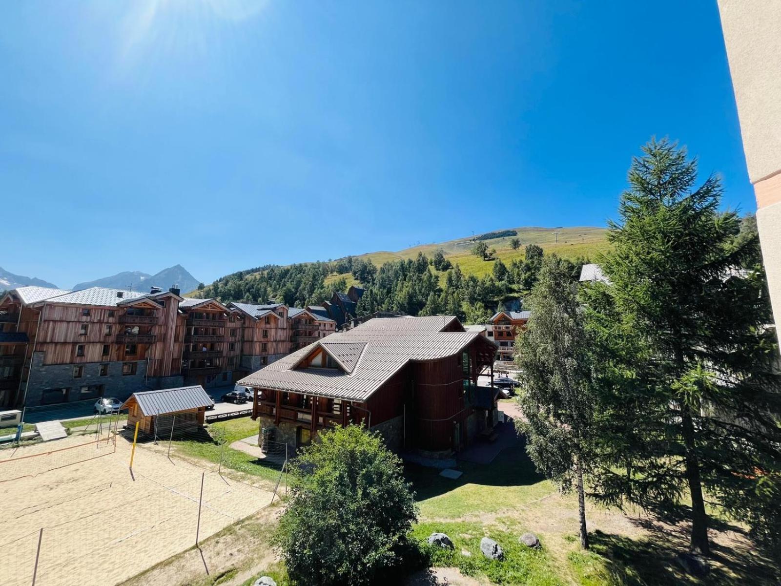 Apartment Au Pied Des Pistes - Parking Gratuit
